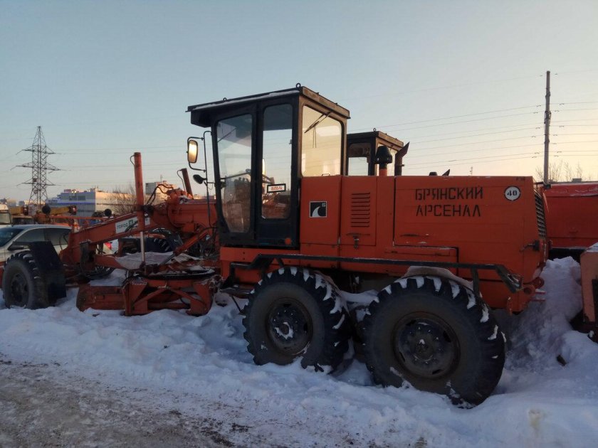 Брянский Арсенал автогрейдеры ГС 14.02