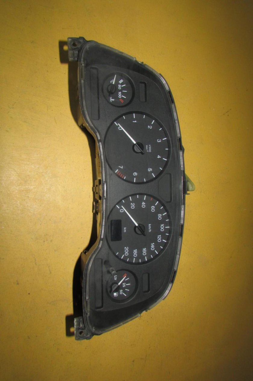 Накладка приборной панели Опель Зафира а