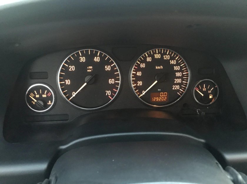 Панель приборов Опель Зафира 2004 года