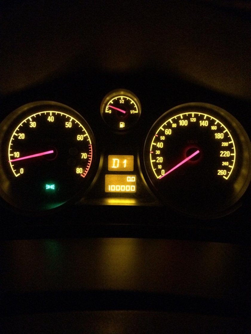 Панель Опель Зафира 2008