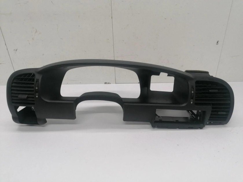 Бу рамка обрмлени прибора Опель Зафира а 2000г