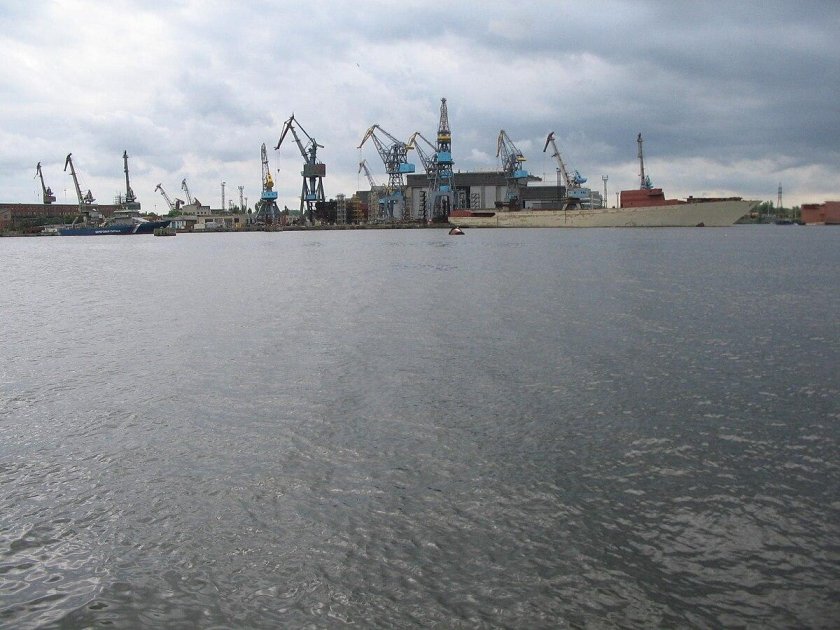 Судостроительный завод янтарь