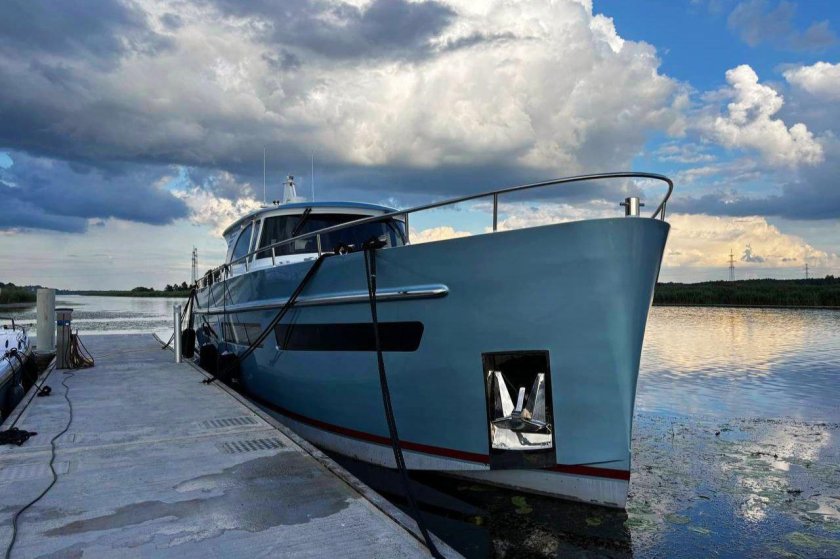 Водоизмещающие яхты