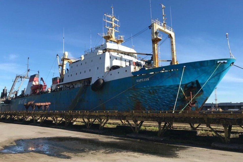 Траулер Карелия