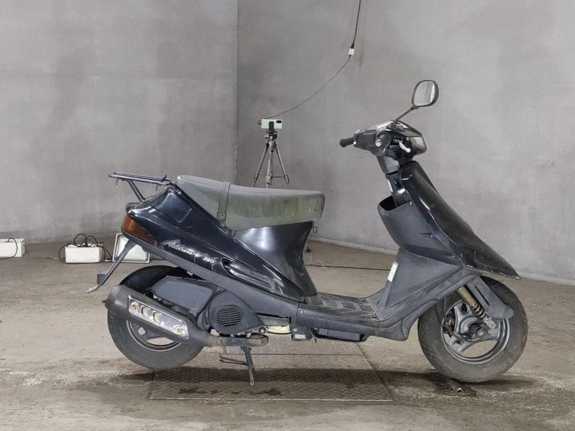 Suzuki address v 100