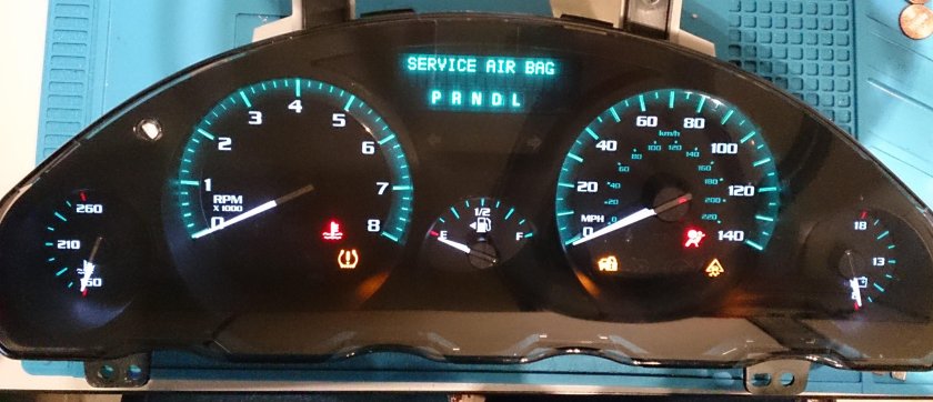 Buick Lacrosse приборная панель