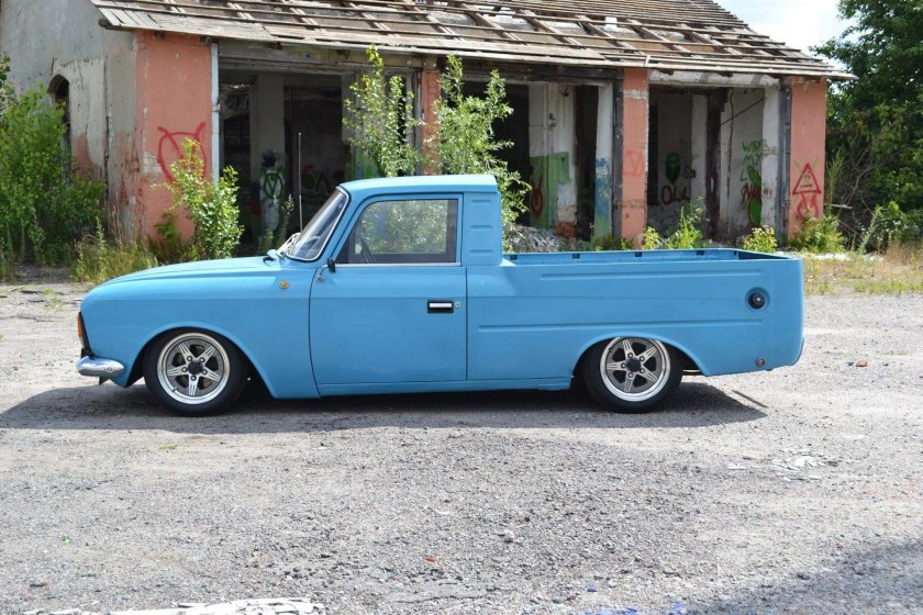 Москвич ИЖ 2715