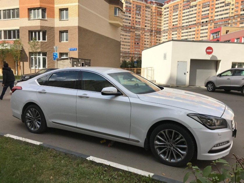 Hyundai genesis 2008 2011