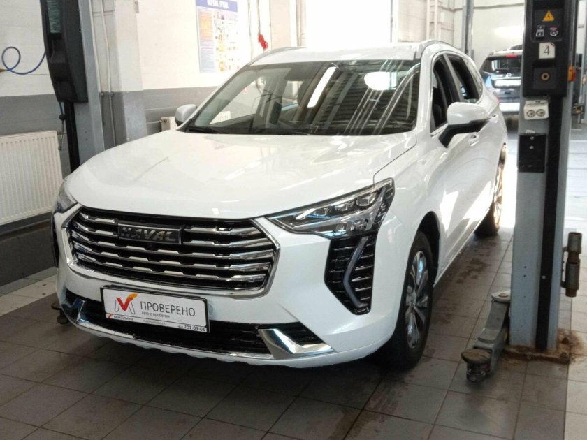 Белый haval jolion