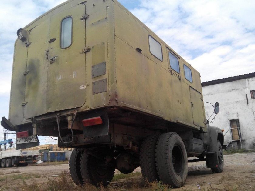 ЗИЛ 130 военный кунг