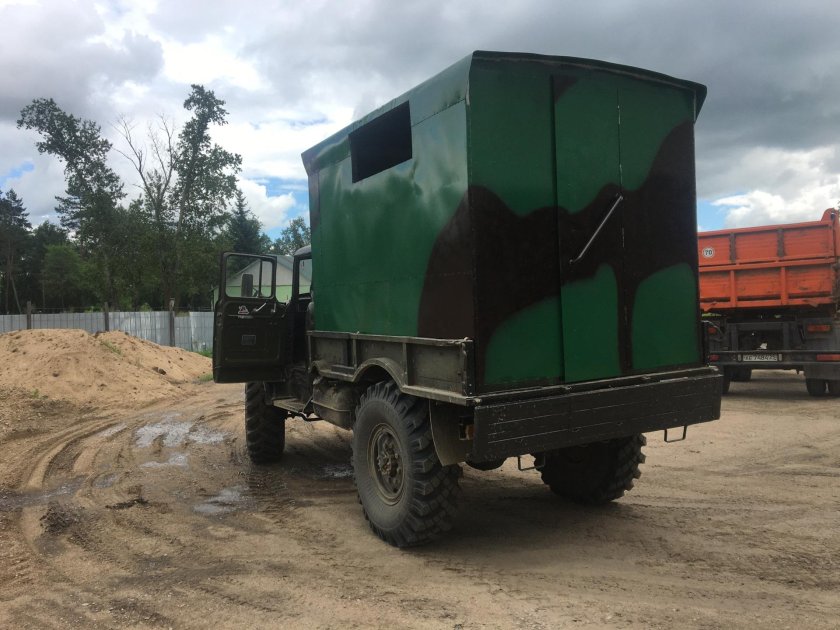 ЗИЛ 130 военный кунг