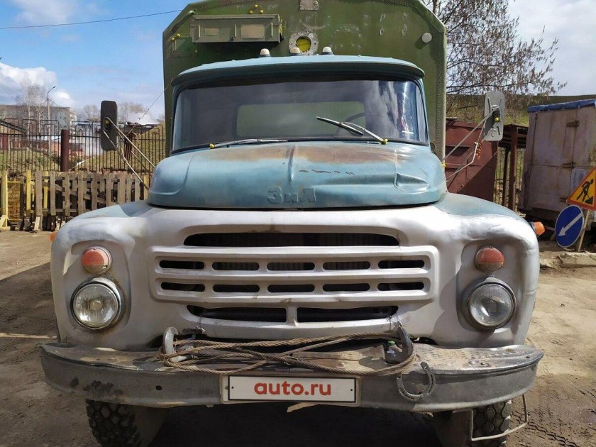 Грузовик зил 130
