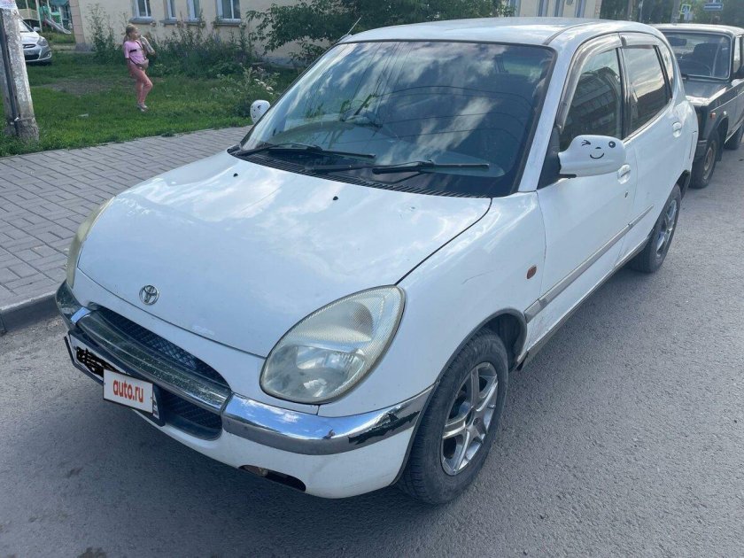 Тойота дуэт 2000