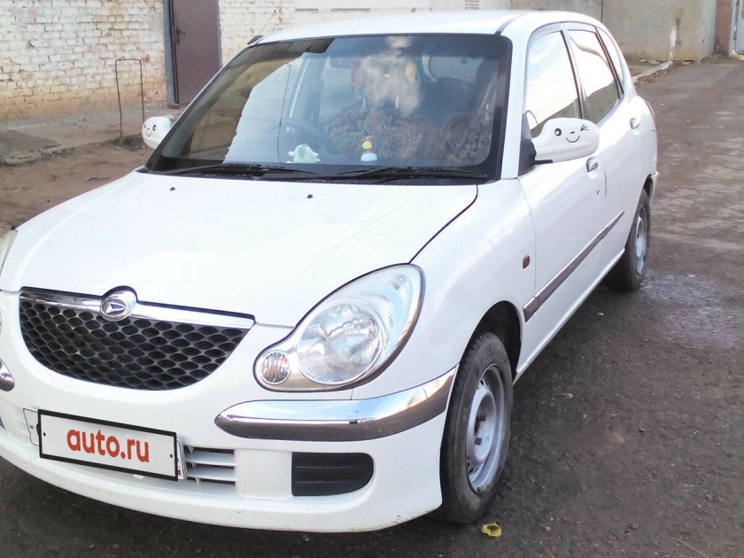 Дайхатсу стория 2002