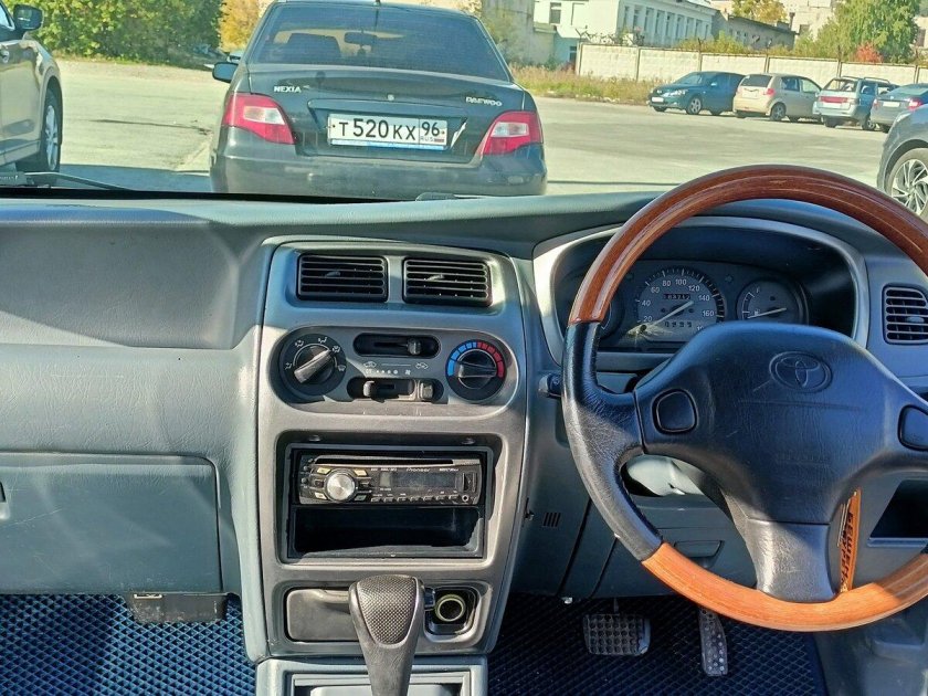 Дайхатсу storia 1998