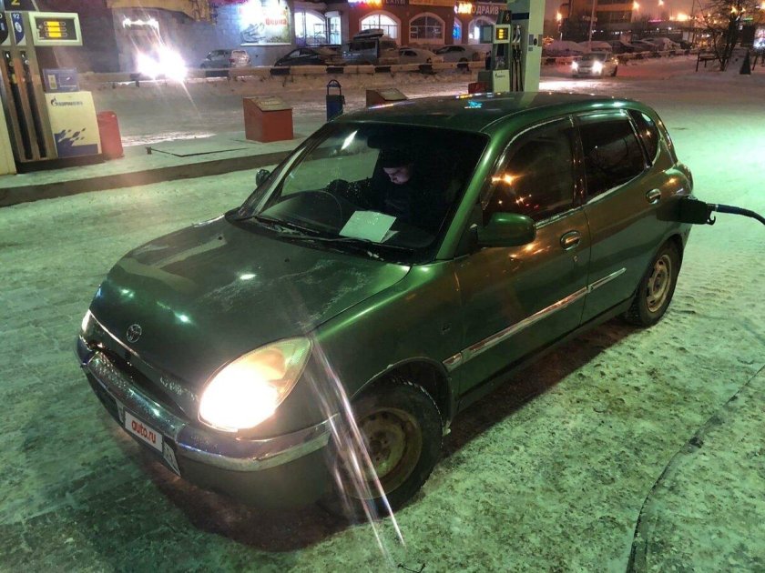 Дайхатсу стория 1998 год