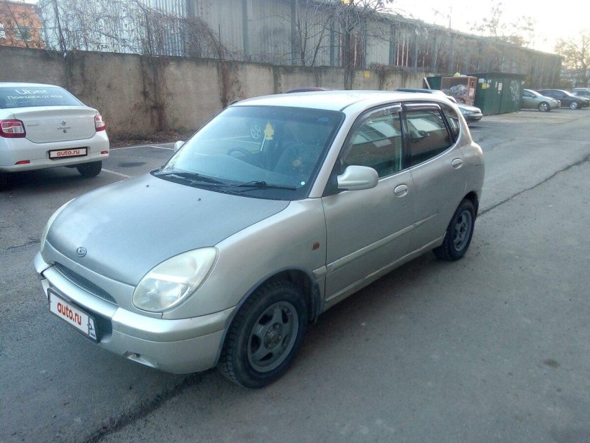 Дайхатсу стория 1999