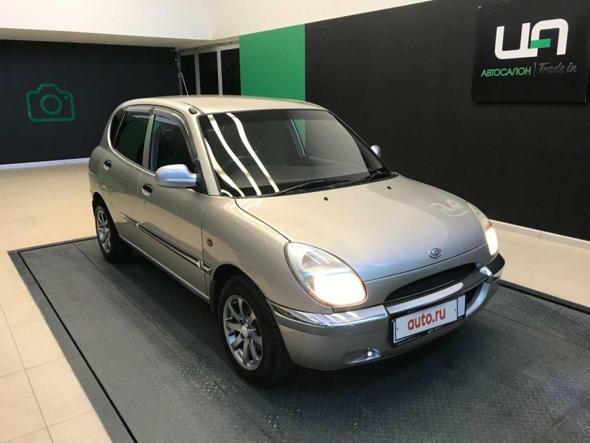 Дайхатсу storia 1998