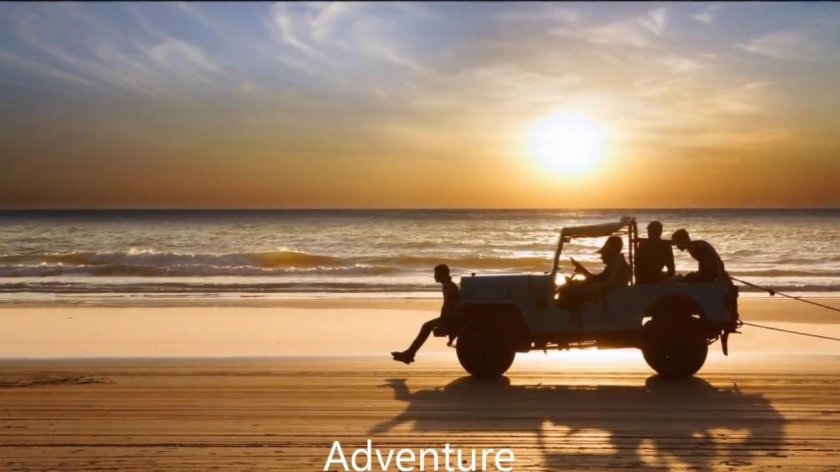 Машина на берегу моря