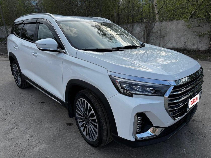 Jetour x 90 plus 2023