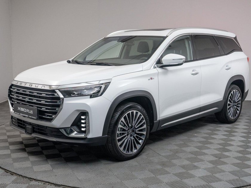 Jetour x 90 plus 2023