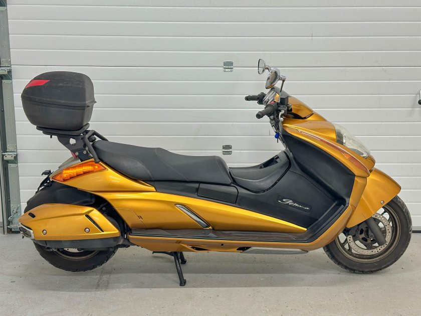 Suzuki gemma 250