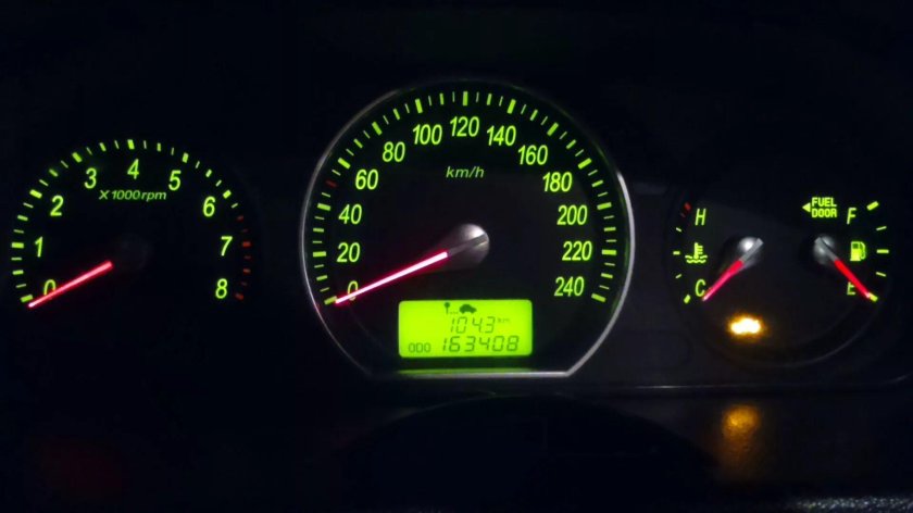 Hyundai Sonata NF приборная панель