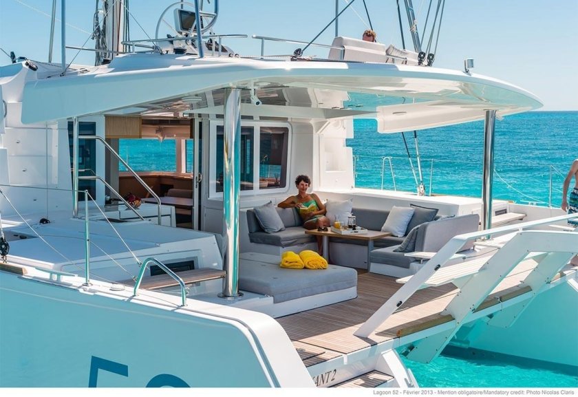 Парусный катамаран Lagoon 52