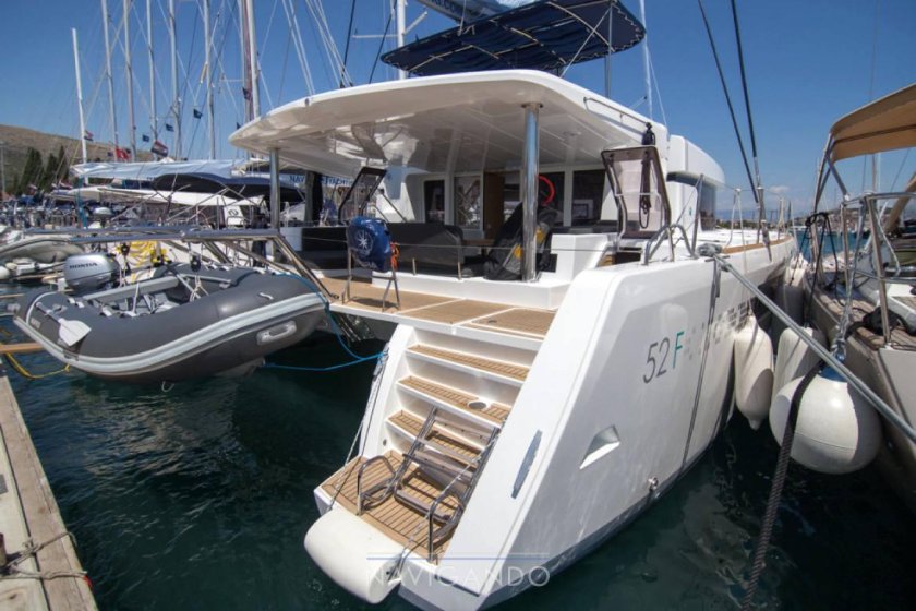 Катамаран Лагуна 52