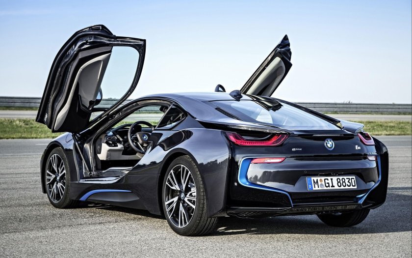 BMW спорткар i8