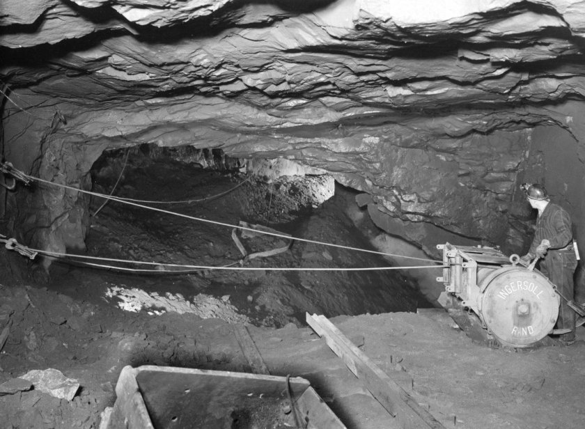 Машинист скреперной лебедки