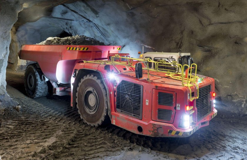 Самосвал Sandvik th540
