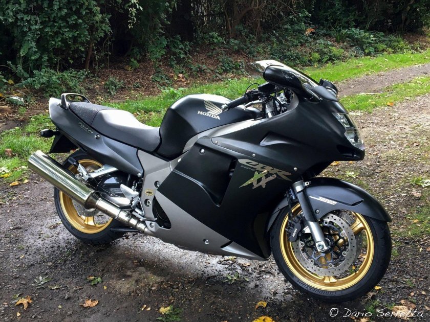 Хонда СБР 1100