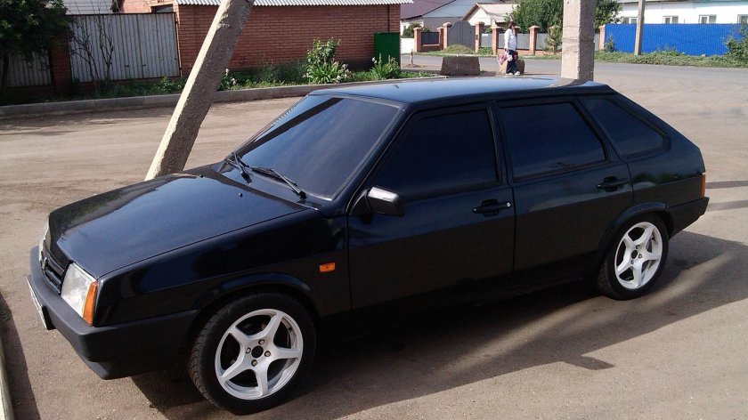 Лада ВАЗ 2109 черная тонированная