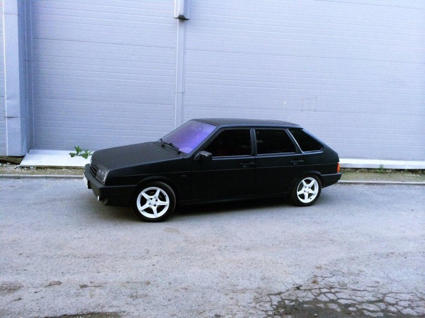 ВАЗ 2109 черная тонированная