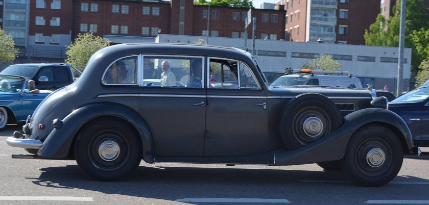 Mercedes-benz 230 w143