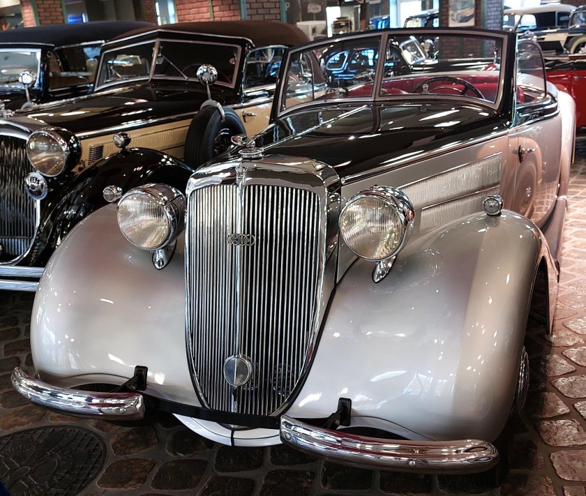 Horch 930 v Cabriolet