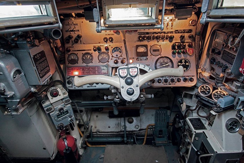 Кабина мехвода БМП 2