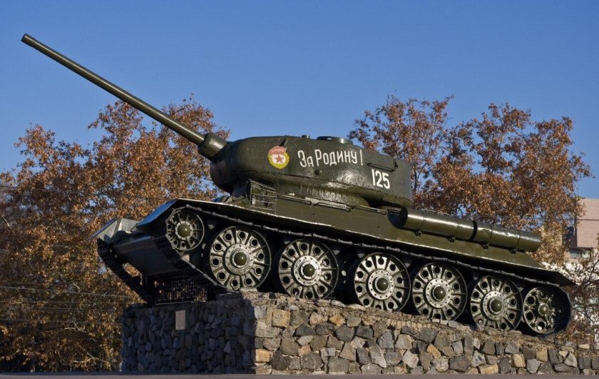 Памятник танк «т-34−85» Тирасполь
