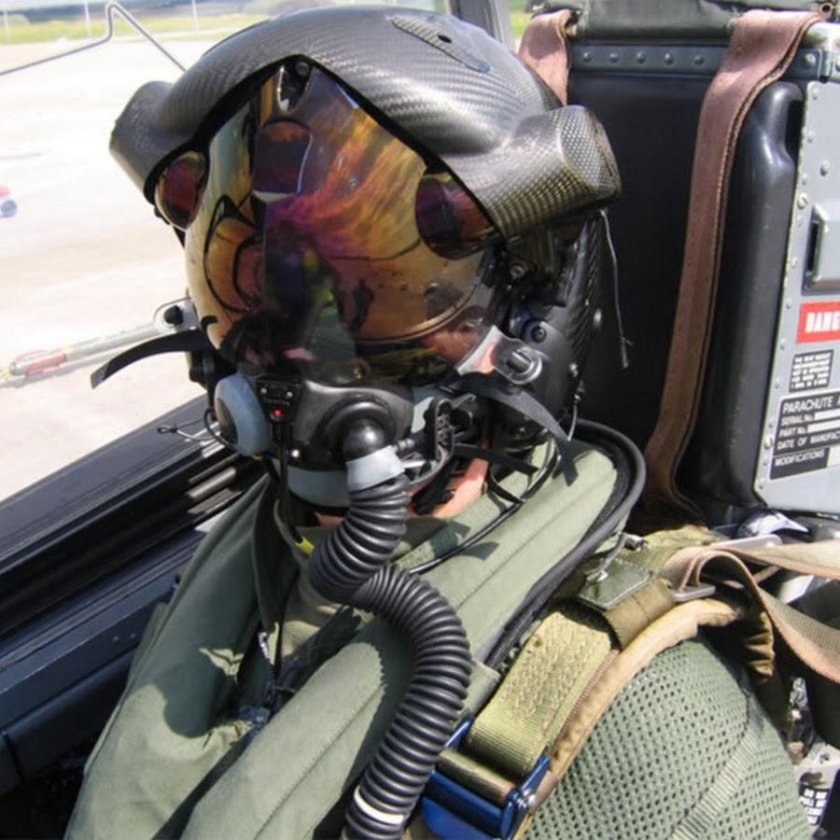 Шлем пилота истребителя f-35