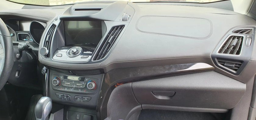 Форд Куга светлый салон