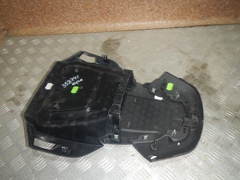 Ford Kuga 1 передняя панель