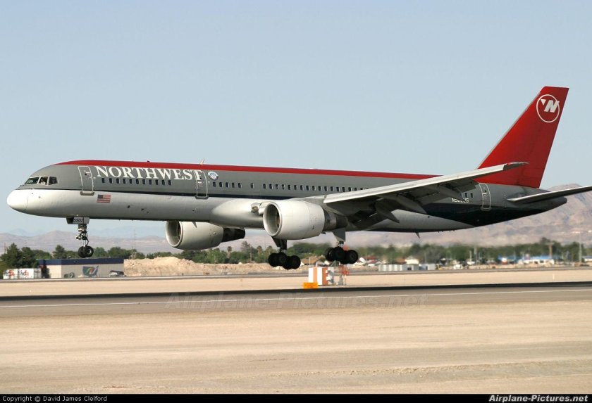 Northwest Airlines n670us