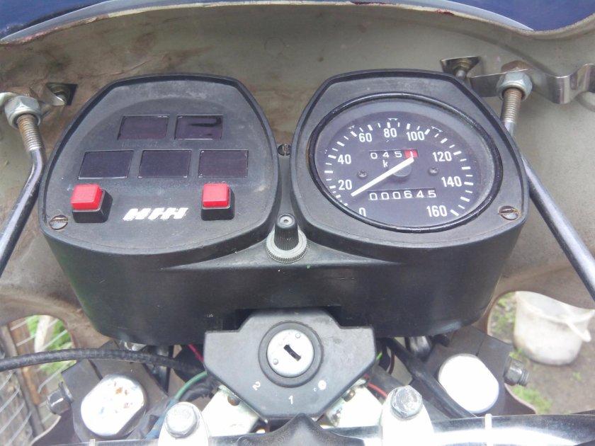 Крепление щитка приборов ИЖ Планета 5