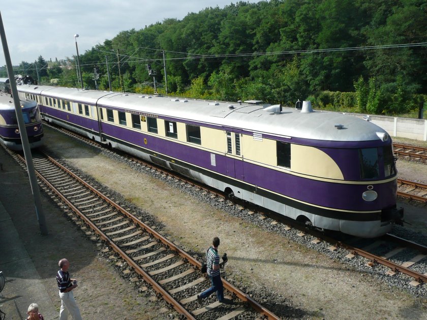 Дизель поезд скоростной SVT 137