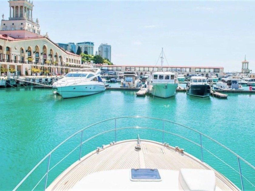 Прогулка на яхте Сочи морской порт