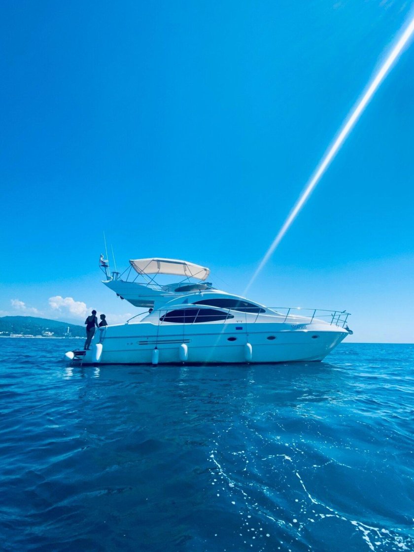 Яхта Легенда