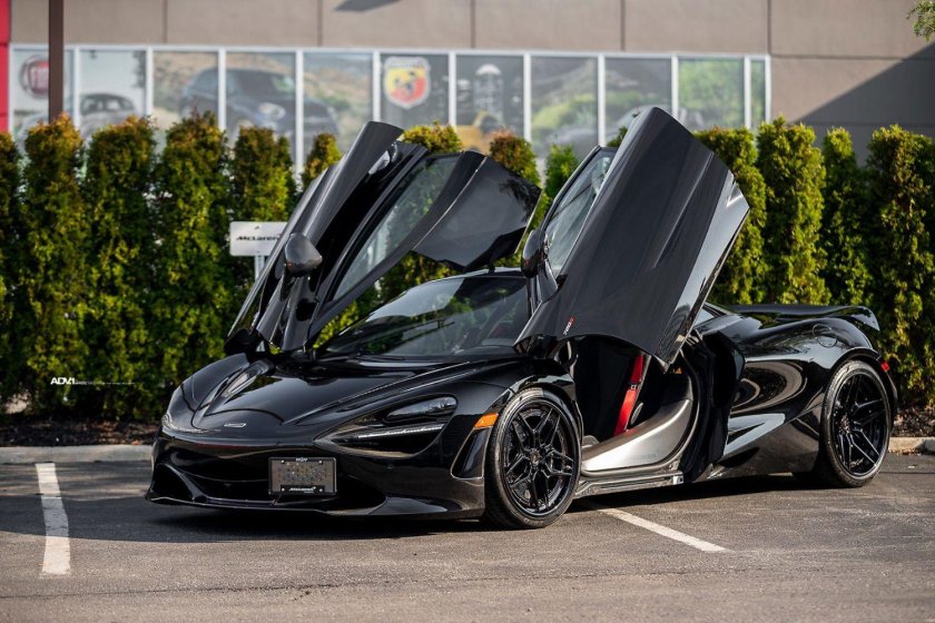 MCLAREN 720s Black