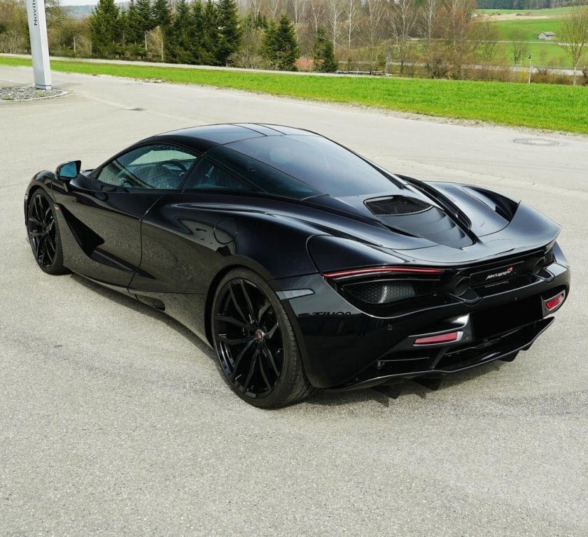 MCLAREN 720s Black