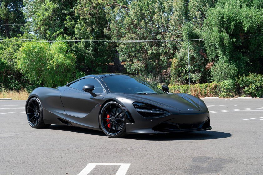 MCLAREN 720s черный